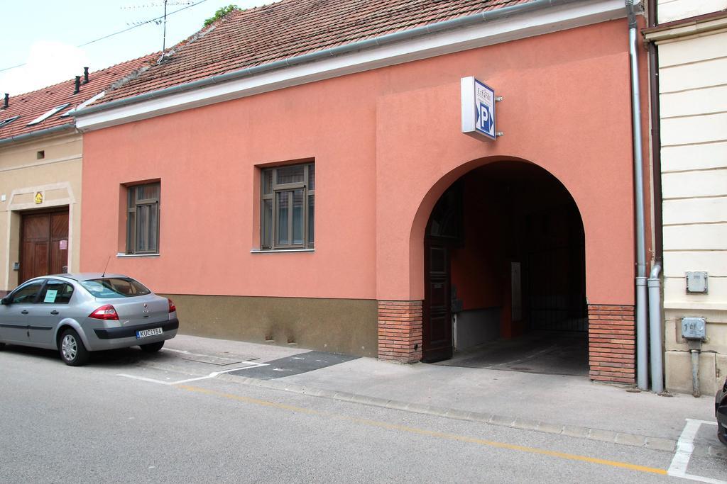 Erhardt Superior Rooms Sopron Exterior foto